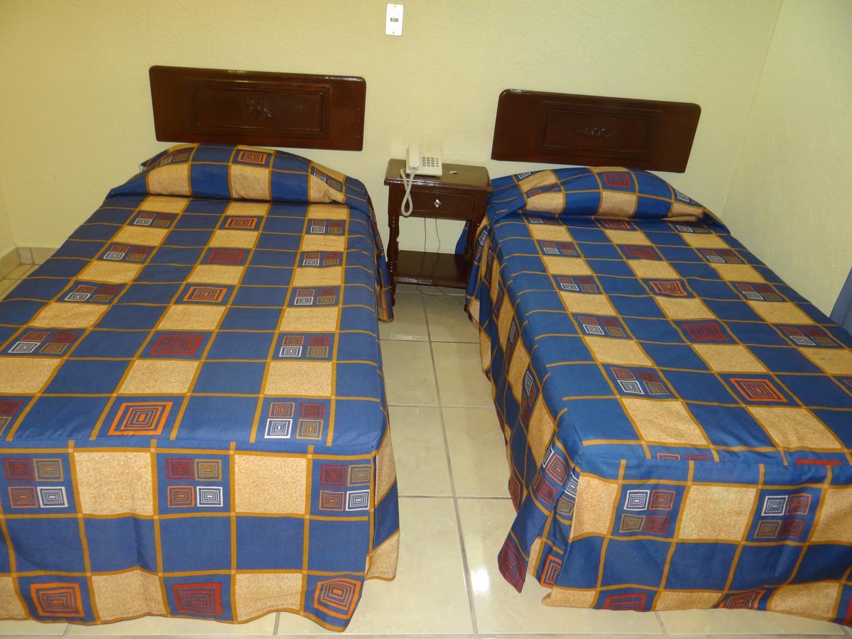 Hotel Bravo Tepic Bagian luar foto