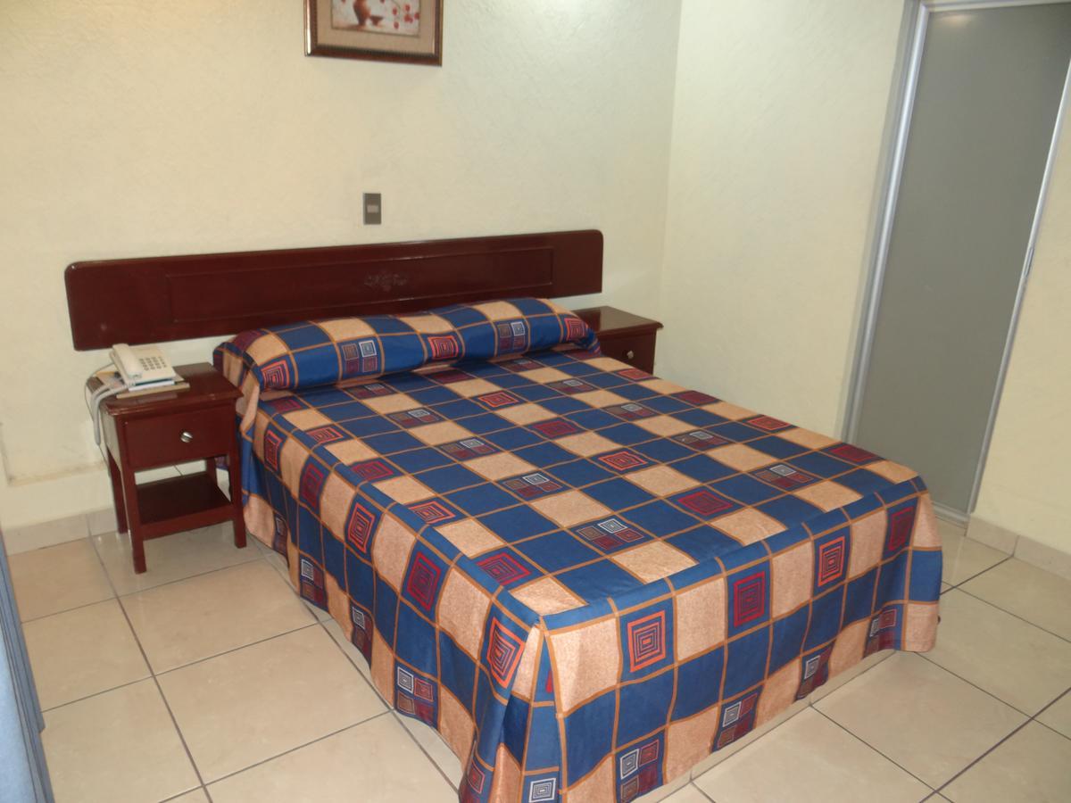 Hotel Bravo Tepic Bagian luar foto