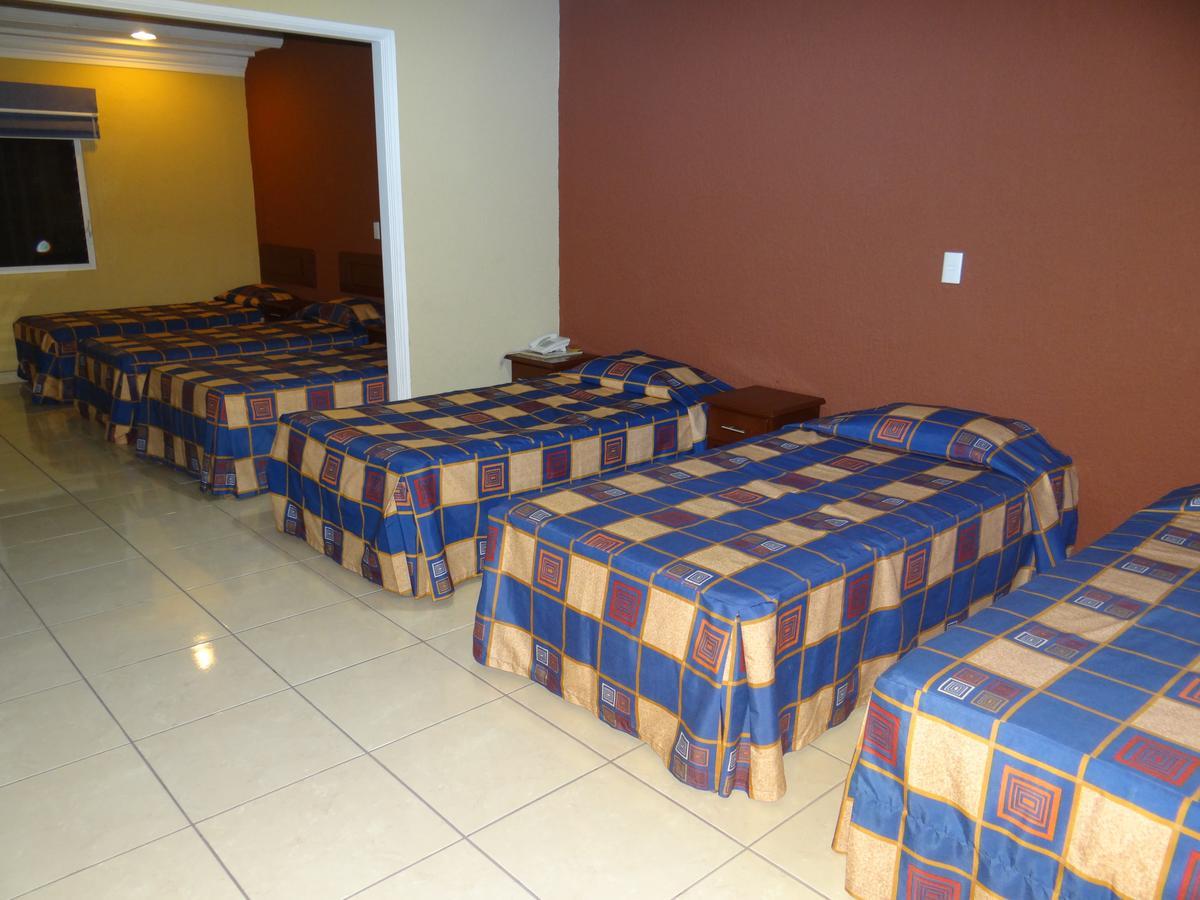 Hotel Bravo Tepic Bagian luar foto