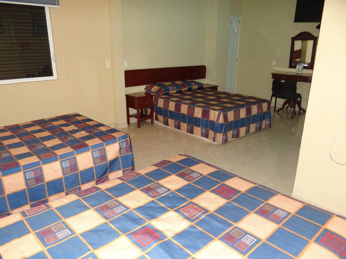 Hotel Bravo Tepic Bagian luar foto