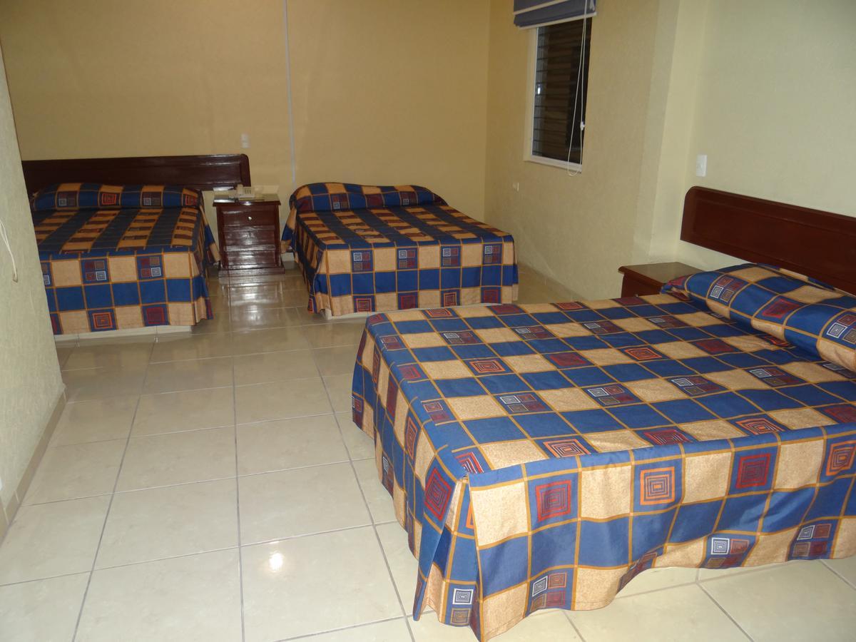 Hotel Bravo Tepic Bagian luar foto