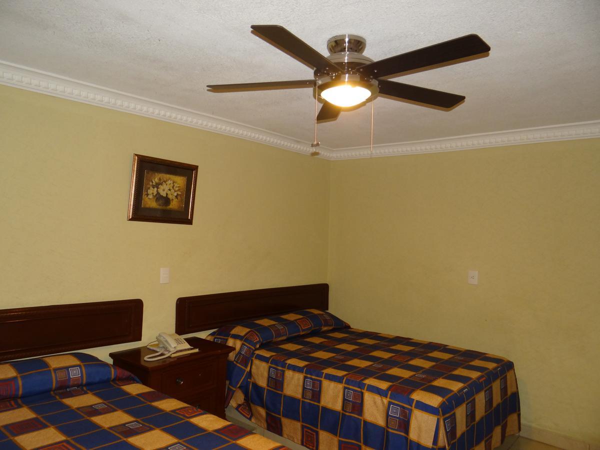 Hotel Bravo Tepic Bagian luar foto