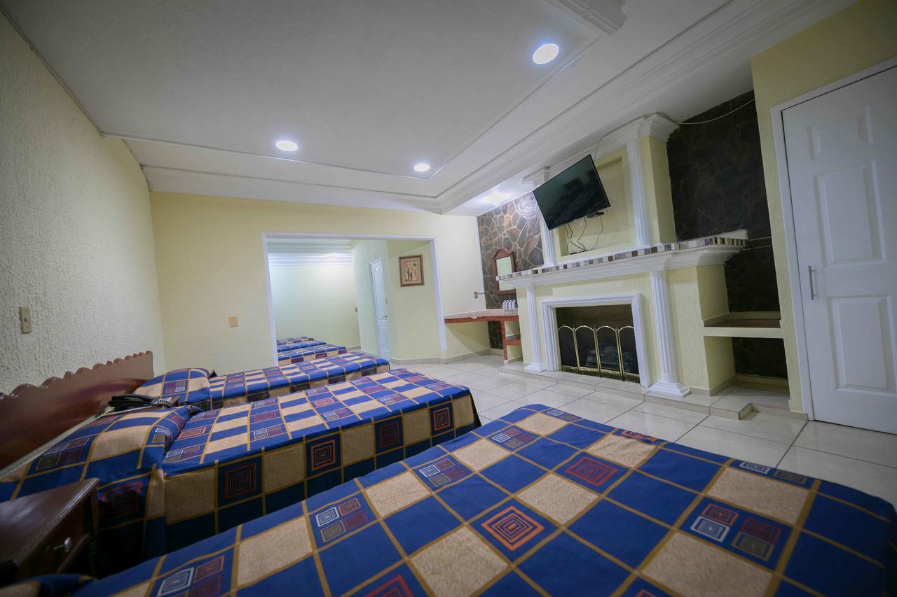 Hotel Bravo Tepic Bagian luar foto