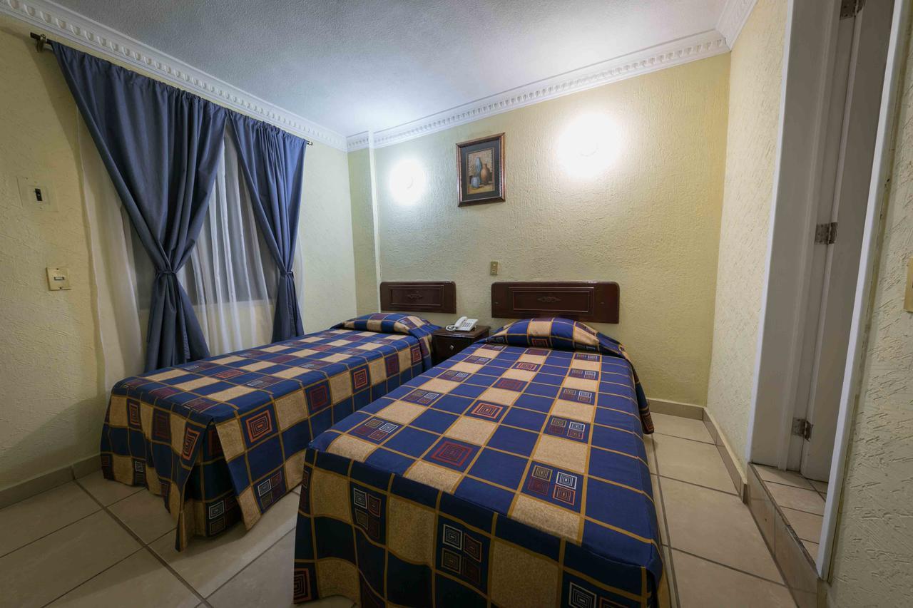 Hotel Bravo Tepic Bagian luar foto